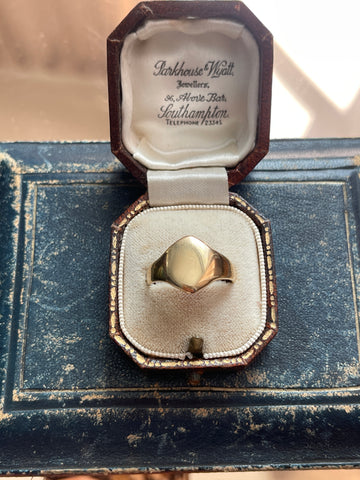 18ct Gold Antique Navette Signet Ring