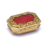 Antique yellow gold carnelian snuff box