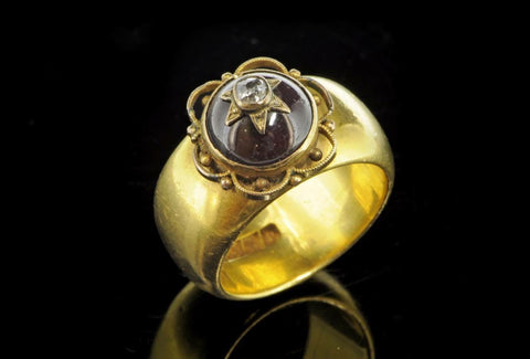 Incredible 22ct Gold Garnet Georgian Topped Ring. Hallmarked for 1864. - Ishy Antiques