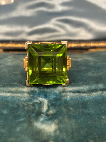 Vintage 20ct Peridot 18ct Ring