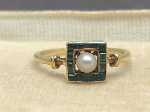 18ct Gold Emerald and Pearl Frame Ring