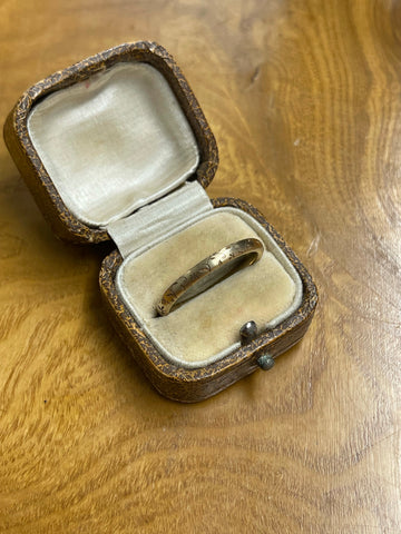 14ct Gold Floral Engraved Band