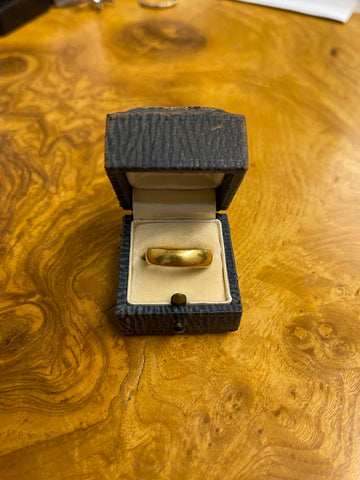 1896 22ct Gold Wedding Band