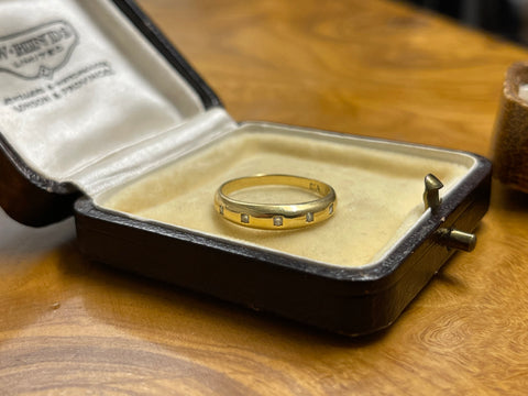 18ct Gold Diamond Set Band