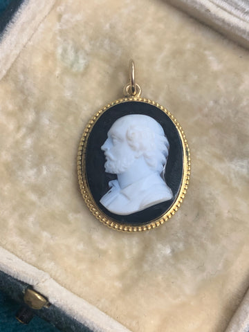 Victorian 15ct Shakespeare Cameo Pendant