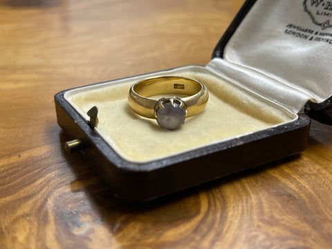 18ct Gold Star Sapphire Ring