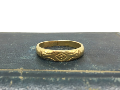 Antique Gold Decorated Ring - Ishy Antiques