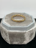 18ct Yellow and White Gold Twist Band Size L